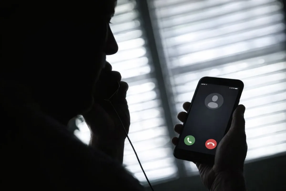 Buscó ayuda por un problema con Netflix, cayó en una estafa telefónica y le vaciaron la cuenta: el banco deberá devolverle parte del dinero
