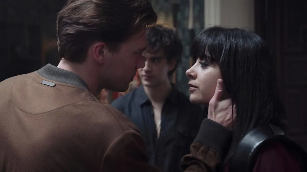 Vingança, mentiras e romance no trailer de ‘Perfeitos Mentirosos’, nova adaptação do Prime Video