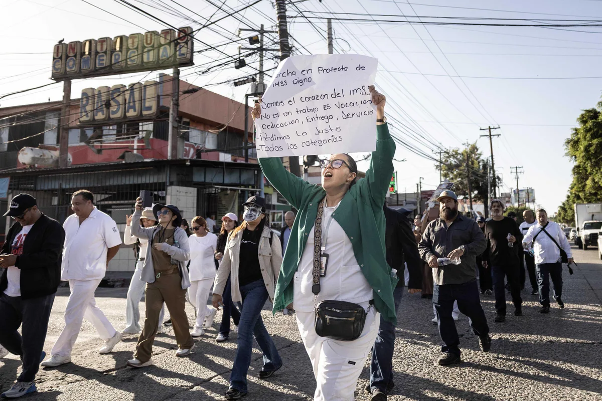 Conflicto en el IMSS: trabajadores desconocen a Olivos y exigen nueva negociación salarial
