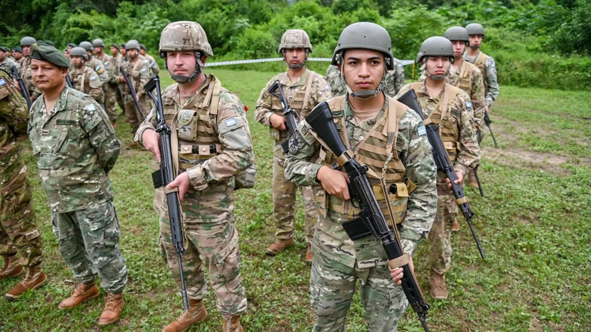 El Gobierno anunciará un aumento para sueldos de militares y fuerzas de seguridad