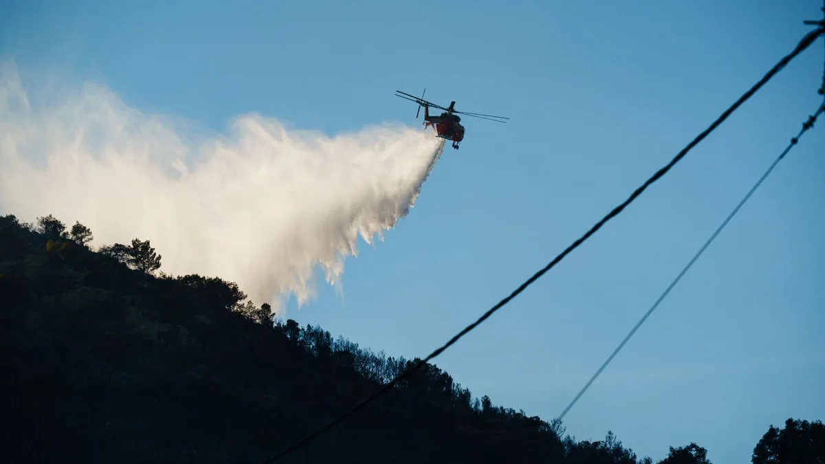 Controlados los incendios de la isla griega de Salamina que provocaron dos muertos