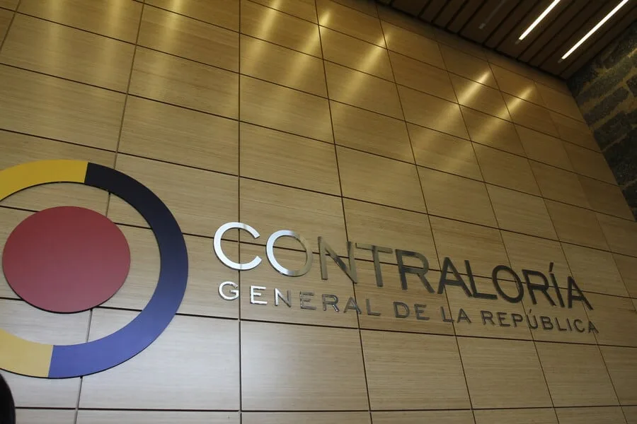 Contraloría advierte choque de cifras en MinHacienda: presupuesto 2027 no cuadra con Marco Fiscal