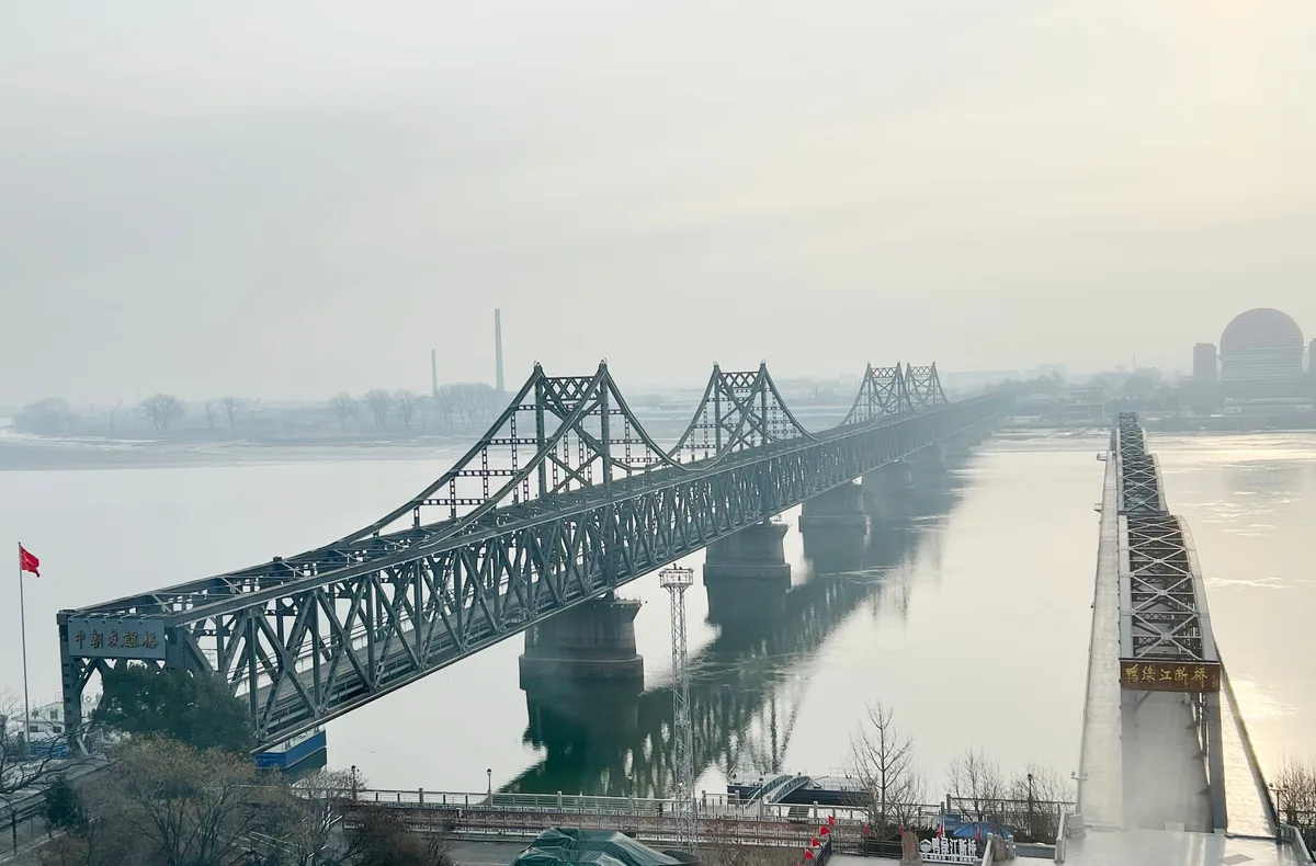 北, ‘학업 비자’ 위장 노동자 등 최대 10만명 파견해 8억달러 챙겨