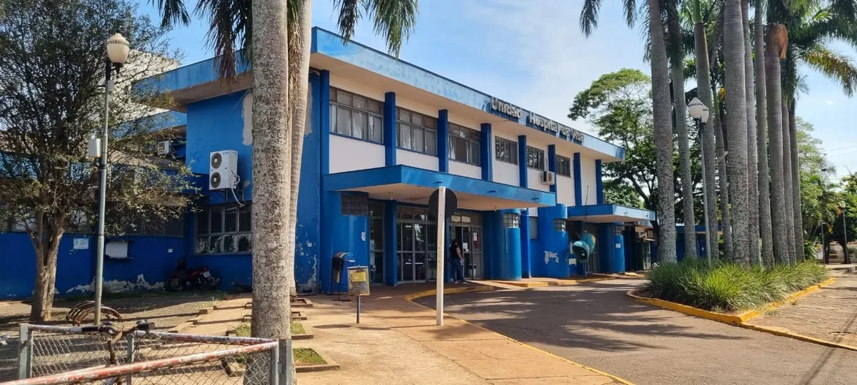 Homem é preso após tentar matar companheira a facadas e fugir em MS