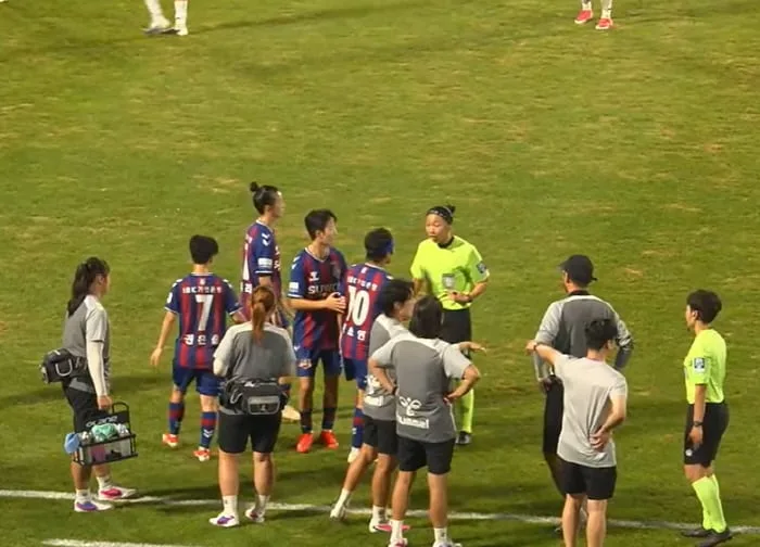 "생리하나봐" 심판 발언 실화? 극대노한 지소연...수원FC위민 "구단차원 공식 이의 제기", 여축연맹 "감독관 보고서,각자 입장 명확하게 조사후 조치"