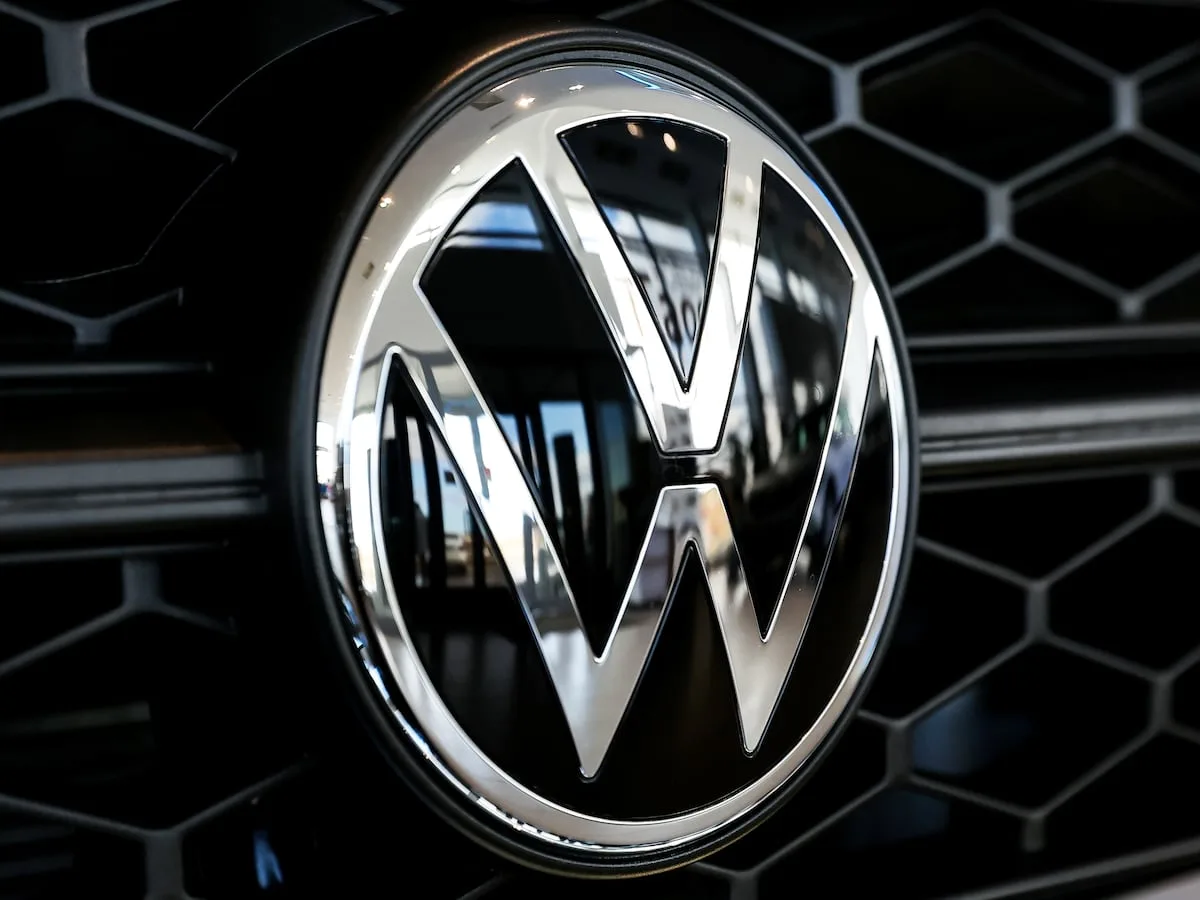 VW to ramp up restructuring programme after profit warning