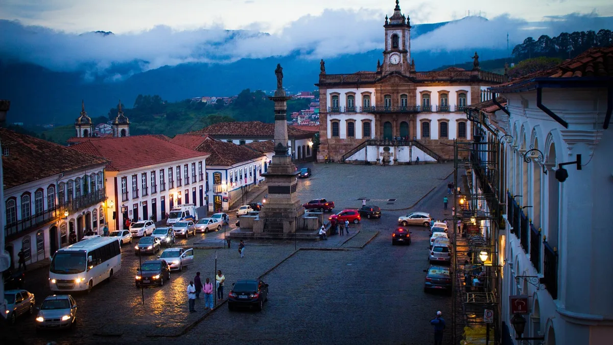 Cidade mineira que recebe cerca de 1,5 milhão de visitantes por ano preserva igrejas, minas de ouro e casarões em ruas que parecem congeladas no período colonial