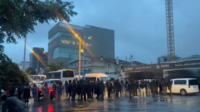 Polícia turca assume controlo da sede de principal TV da oposição