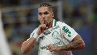 Paulinho relacionado para Palmeiras x Corinthians; veja situação