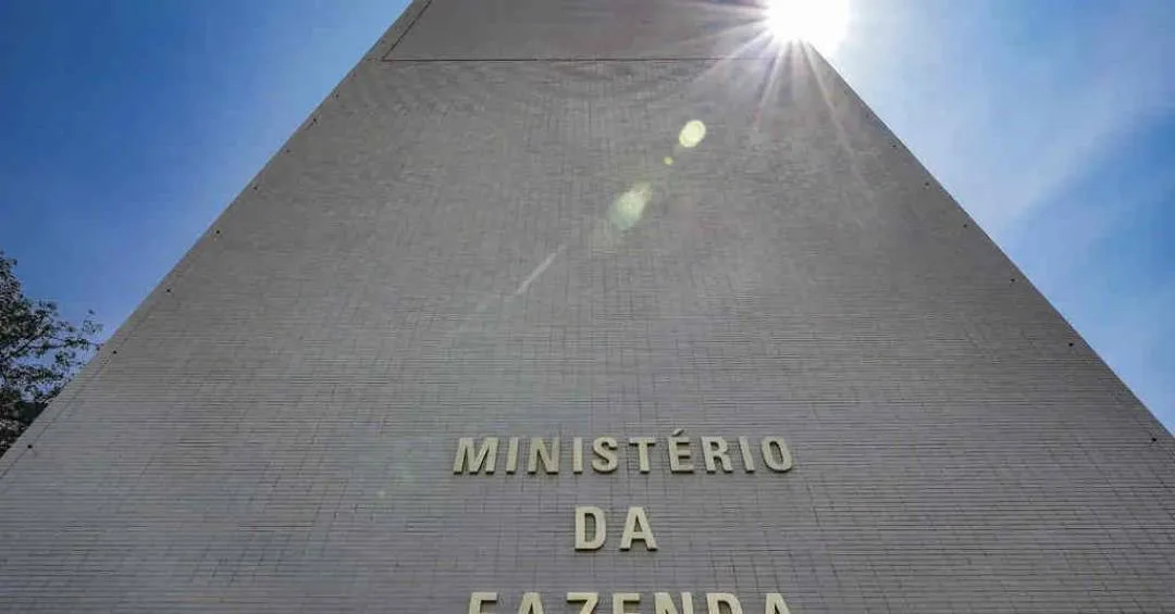 Governo tem superávit de R$ 10,8 bilhões em julho, mas rombo no ano chega a R$ 81,3 bilhões