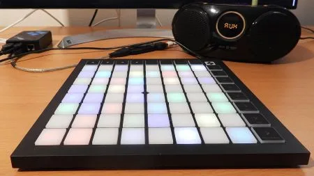 heise+ | Bastel-Projekt: Musik-Controller als Spielbrett