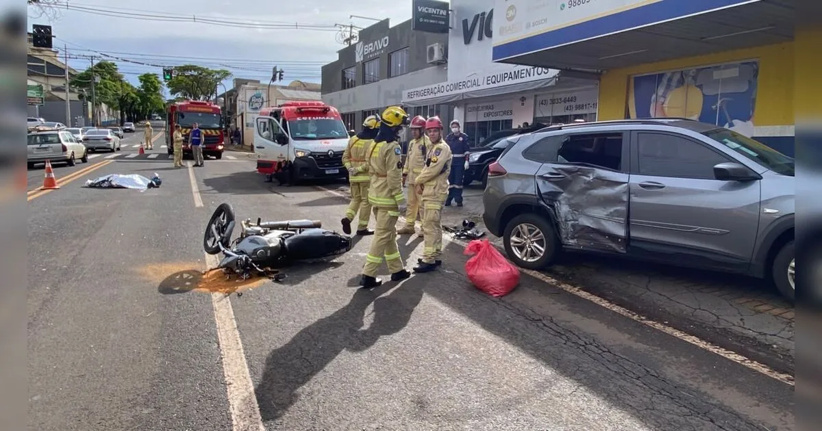 Veja o momento em que motociclista morre ao colidir com carro em Apucarana