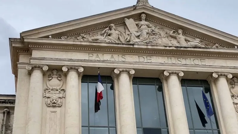 Corps retrouvé dans une voiture sur l'A8 à Brignoles : le suspect conteste, le parquet requiert la détention provisoire