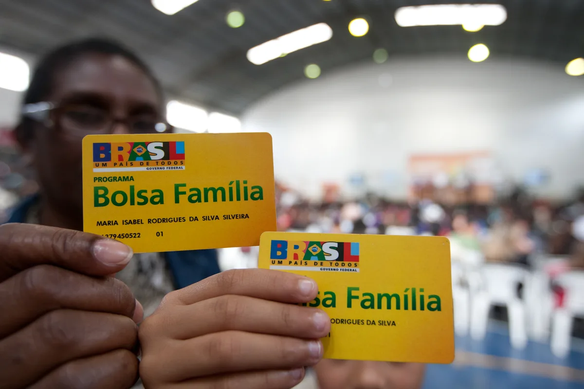 Bolsa Família terá reajuste de 15%; veja novo valor do benefício