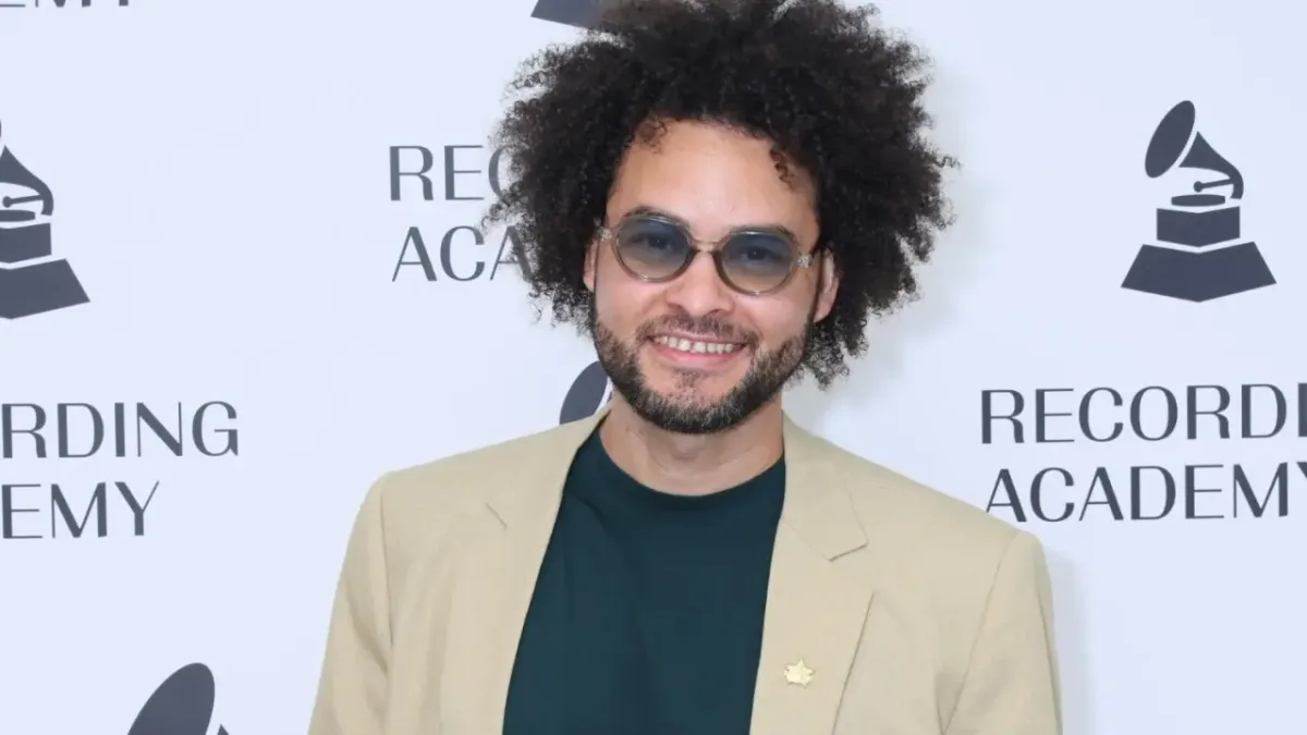 Músico vencedor do Grammy Latino é detido pelo ICE nos EUA