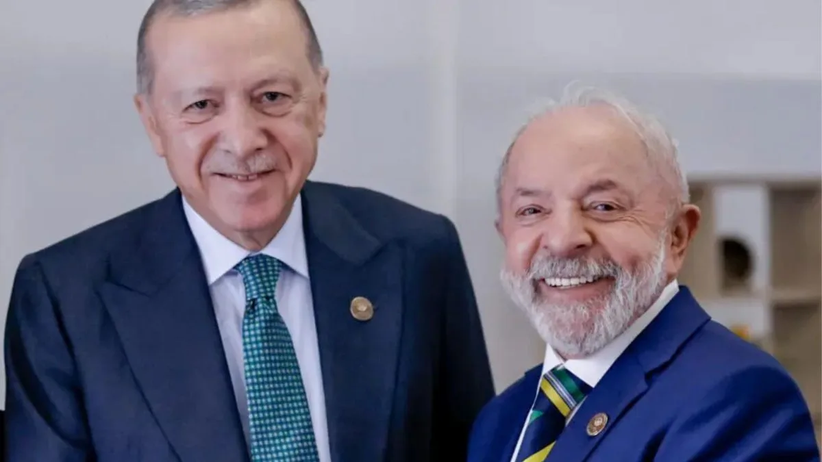 Lula telefona para Erdogan, confirma presença na COP31 e debate cooperação em defesa com a Turquia
