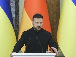 C’est aux Ukrainiens de choisir leur président, répond Volodymyr Zelensky à Donald Trump