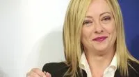 Itália vai banir véus em escolas e limitar alunos estrangeiros, diz Meloni