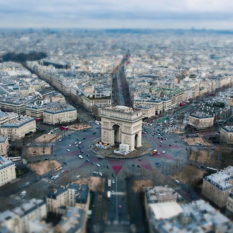 Actualité : Le sol s’enfonce sous certaines grandes villes, jusqu’à 21 cm par an : nos satellites ont aussi ausculté Paris
