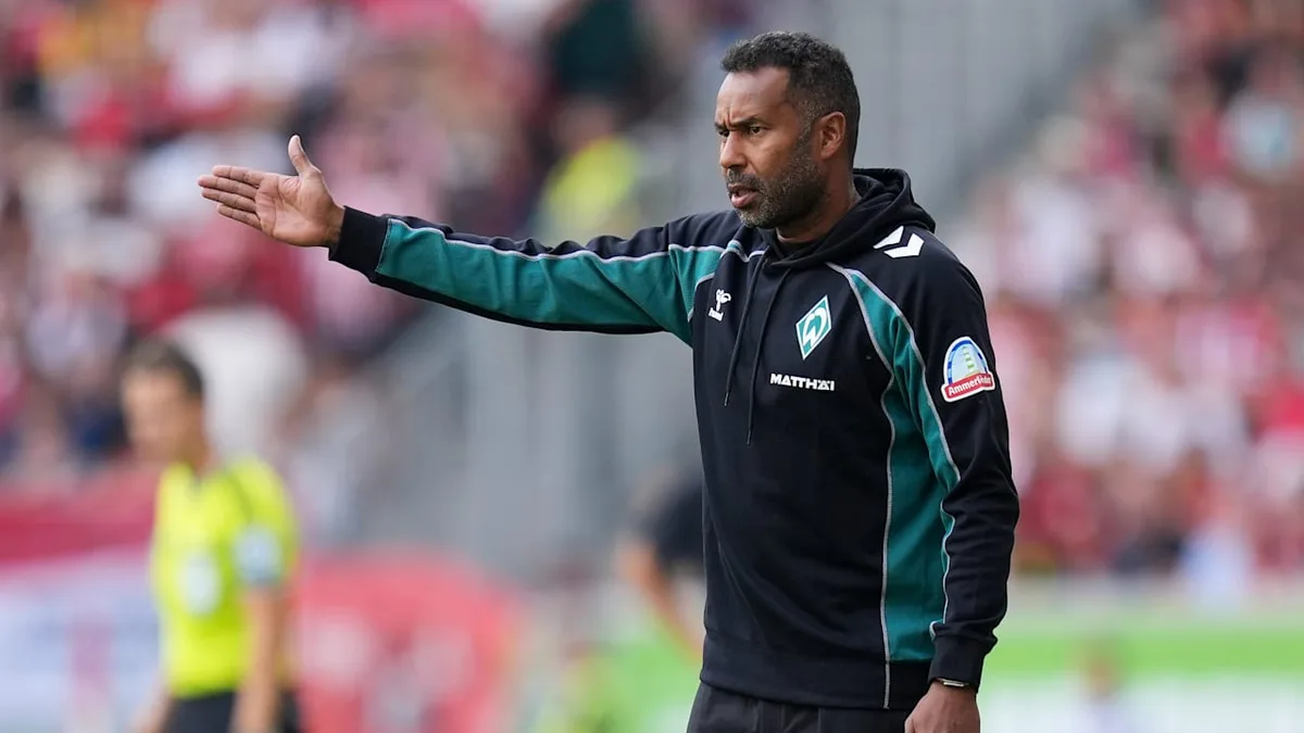 Schwierige Saison droht - Werder-Trainer fleht um Geduld