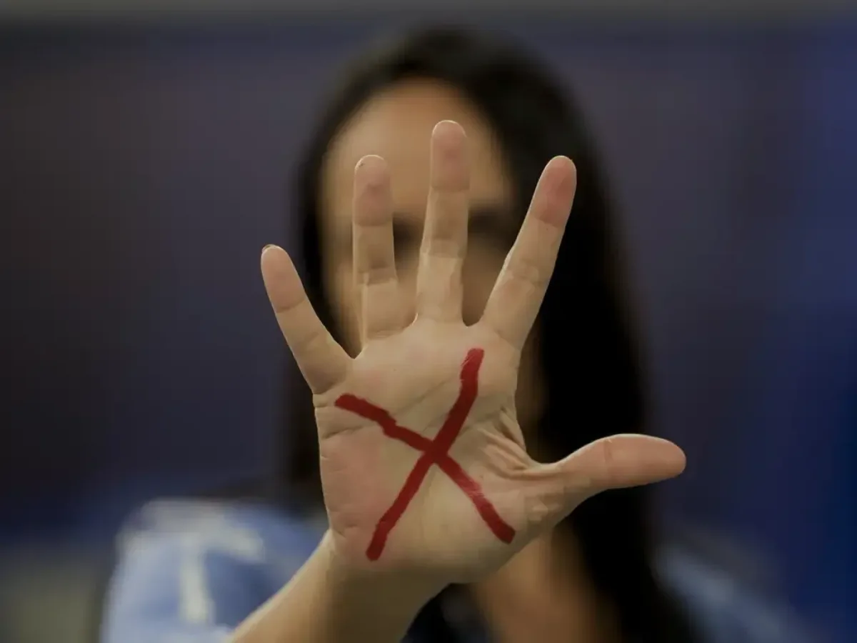 Violência contra a mulher afasta vítimas do trabalho por quase 6 dias