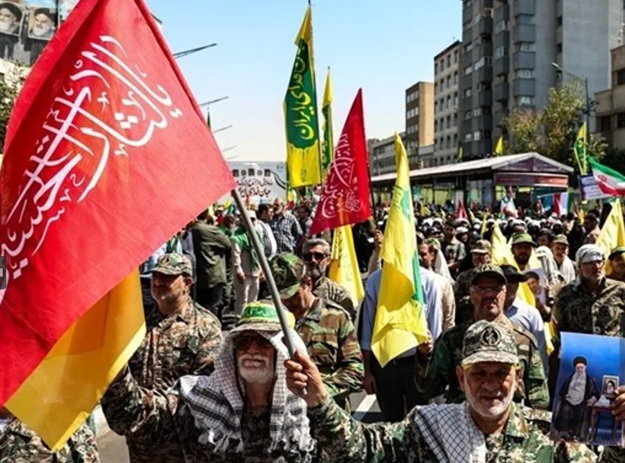 Milhares de iranianos participam de mobilização em apoio à República Islâmica