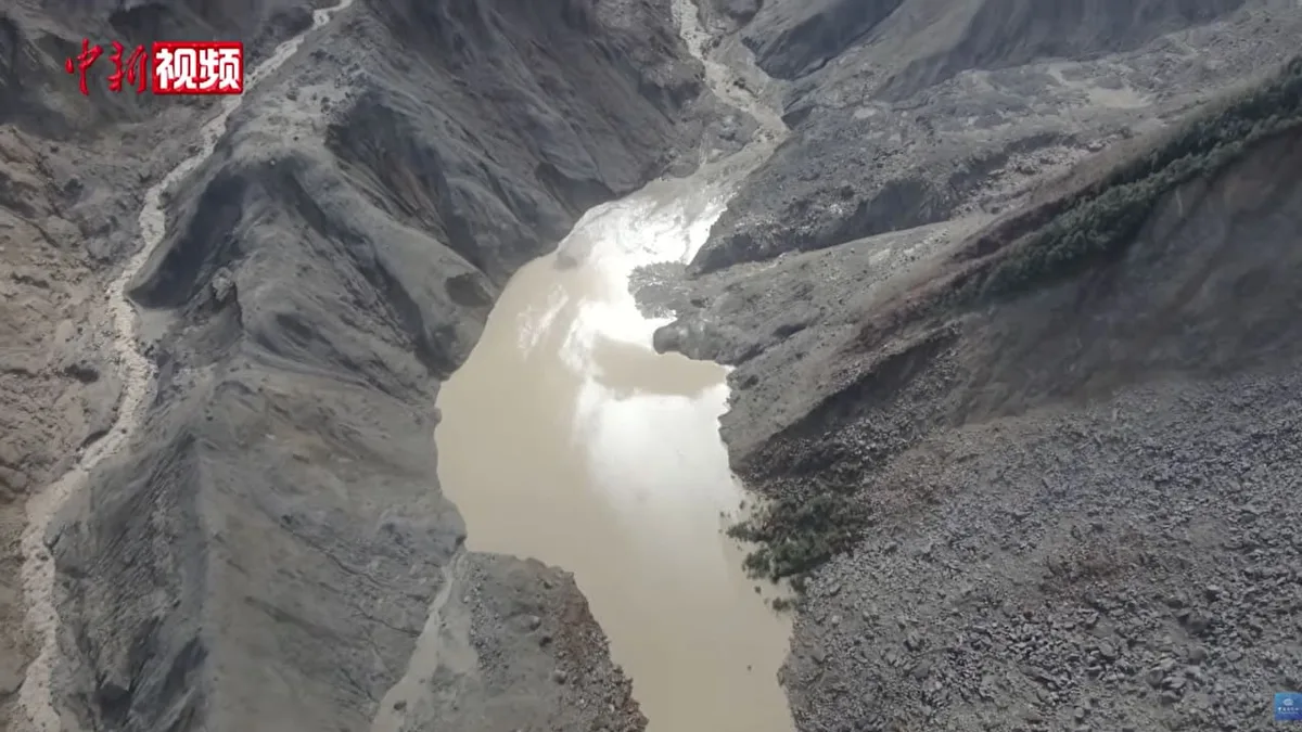 Rettungseinsatz im Himalaya abgebrochen - Kommt mit diesem See die nächste Flut?