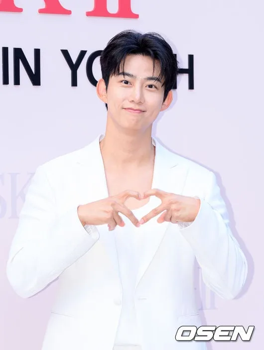 [사진]2PM 옥택연,'귀여운 하트'