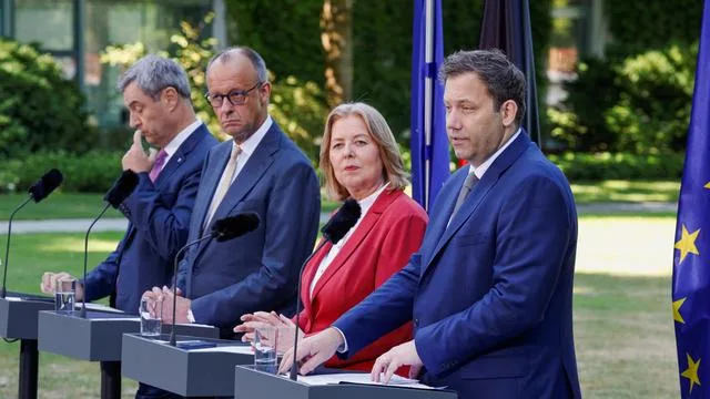 Personaldebatte: Politiker von SPD und CDU sprechen sich für Ämtertrennung aus