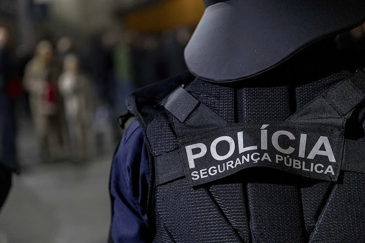 PSP atinge a tiro homem que arremessou pedras contra polícias na Amadora