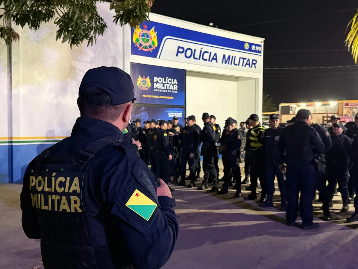 Foragido da Justiça, noivo é preso após se casar em feira agropecuária do Acre