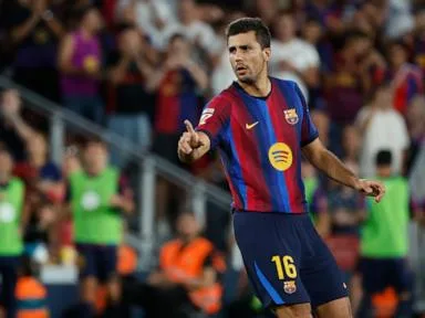 Rodri debuts with Barcelona as fans show support for Catalonia. Chelsea wins in League Cup