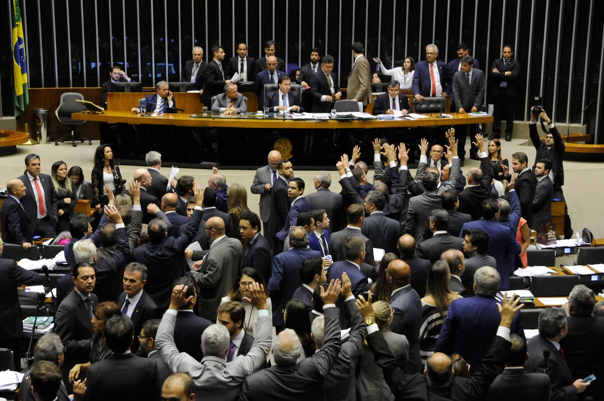 VÍDEO: De onde sai o dinheiro das campanhas políticas?