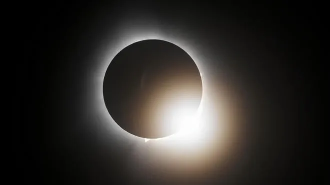 Eclipse solar total! Saiba como ver fenômeno histórico de 12 de agosto no Brasil