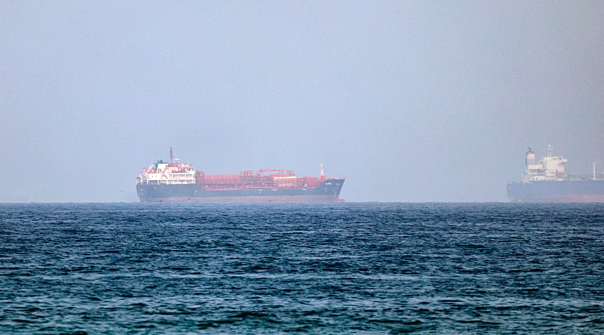 Petróleo em escassez? Travessia do estreito de Ormuz cai 84% no fim de semana