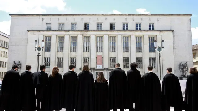 Portugal atribuiu 2.700 bolsas a estudantes moçambicanos em 50 anos