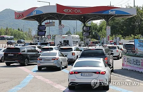 국내 기름값 22주 연속 하락…휘발유·경유 1천800원대 지속