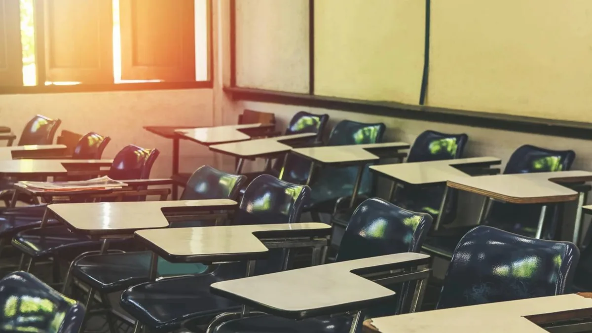 Família é avisada durante as férias que diretora da escola decidiu não aceitar a matrícula do filho após críticas da mãe a direção pedagógica