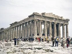 Uralte Lehrmeinung nur Quatsch?: Berühmte optische Täuschung an Athener Tempel soll gar keine sein