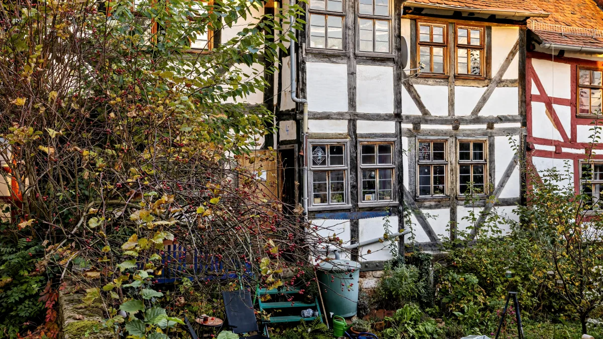 Immobilien in Dörfern: Warum Häuser auf dem Land an Wert verlieren