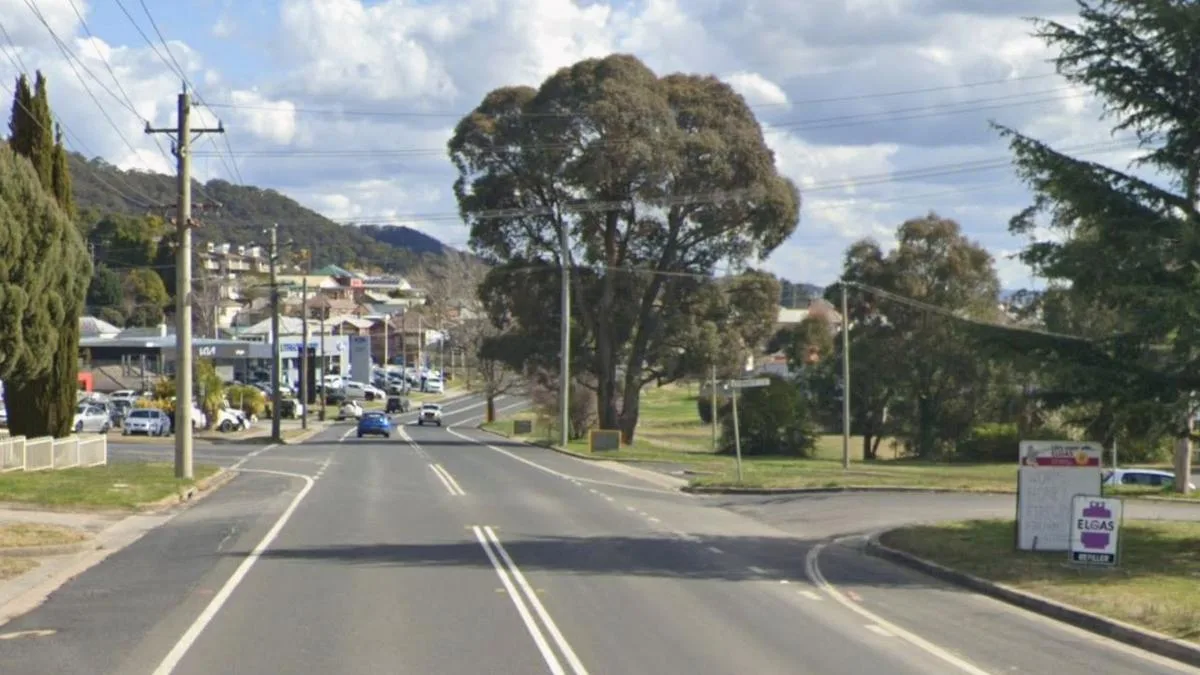 Truck rolls trapping driver in Blue Mountains crash