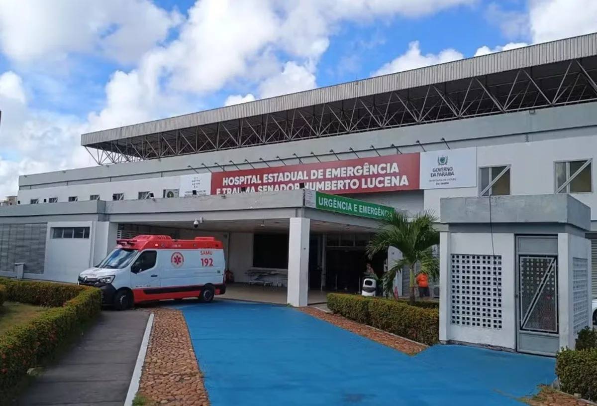 Motociclista segue internado em estado grave após colisão com carro em João Pessoa