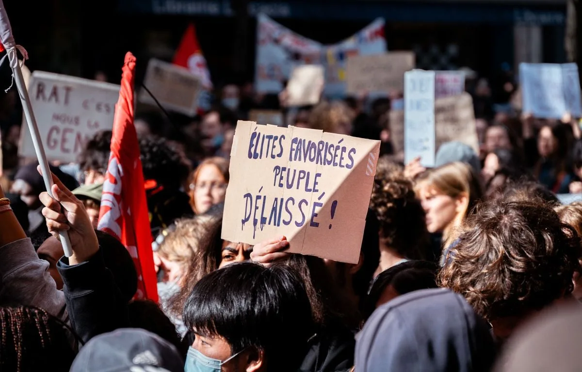 Blocus des lycées : Comment « Hunger Games » est devenue un emblème de la révolte pour les manifestants