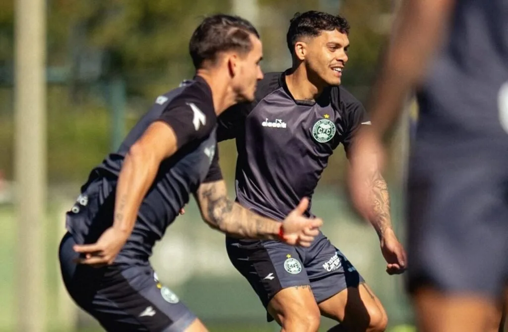 Coritiba perde Tinga, mas pode contar com retorno de Josué