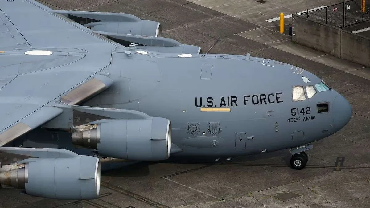 Mystery US military aircraft lands in Russia, triggers wild theories