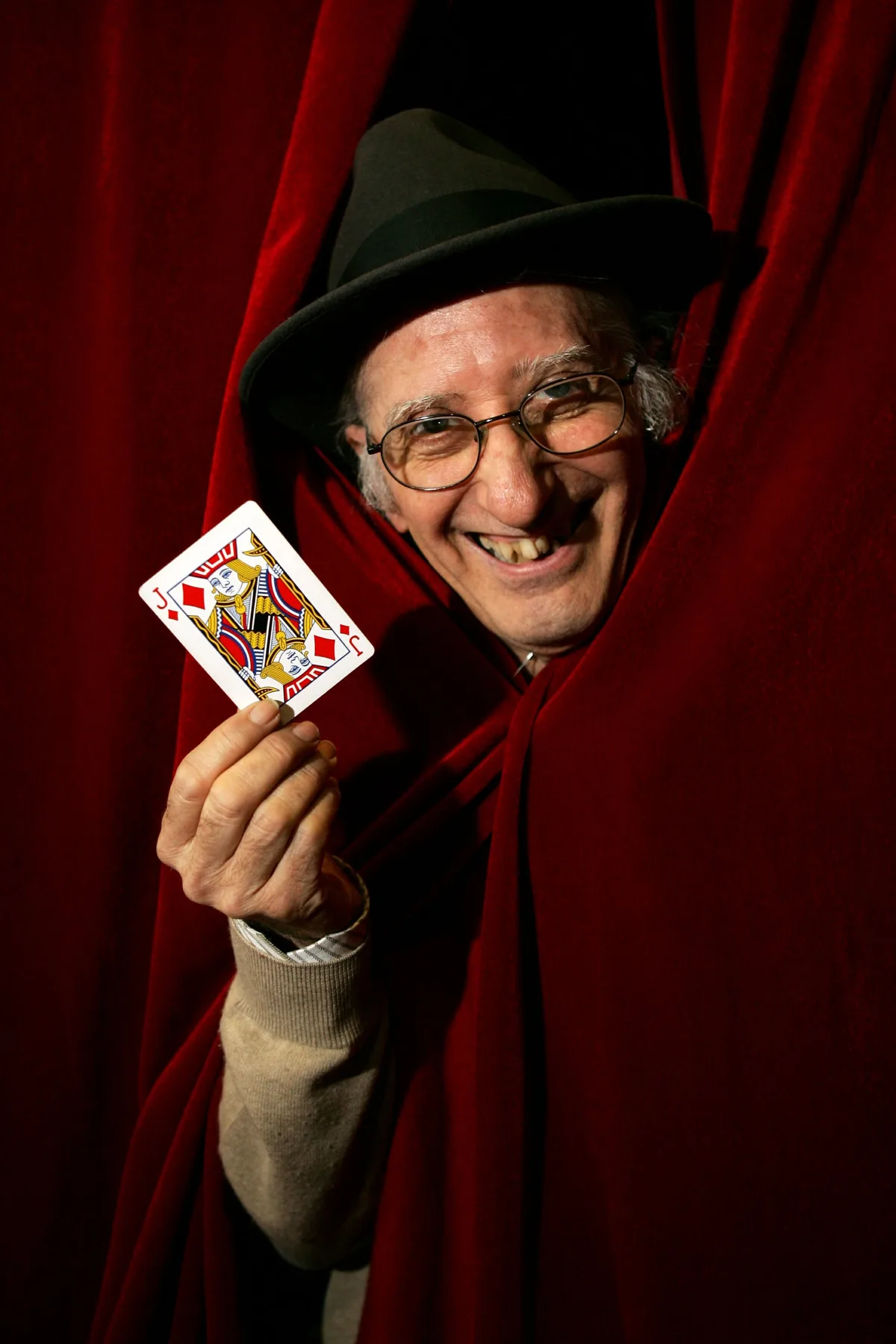 Muere a los 83 años el mago Juan Tamariz, genio de la cartomagia y maestro de generaciones de ilusionistas