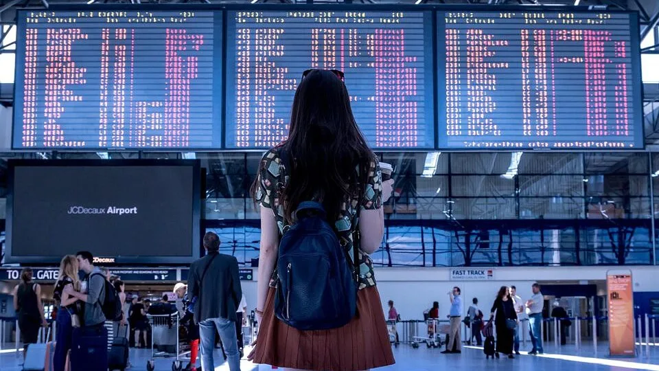 Jet lag? Apanhar sol à hora errada pode piorar tudo. Há uma aplicação que quer acabar com o sofrimento