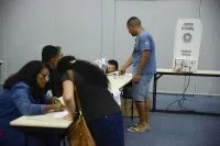 Flávio abre campanha com ataques a Lula, falas sobre corrupção e INSS