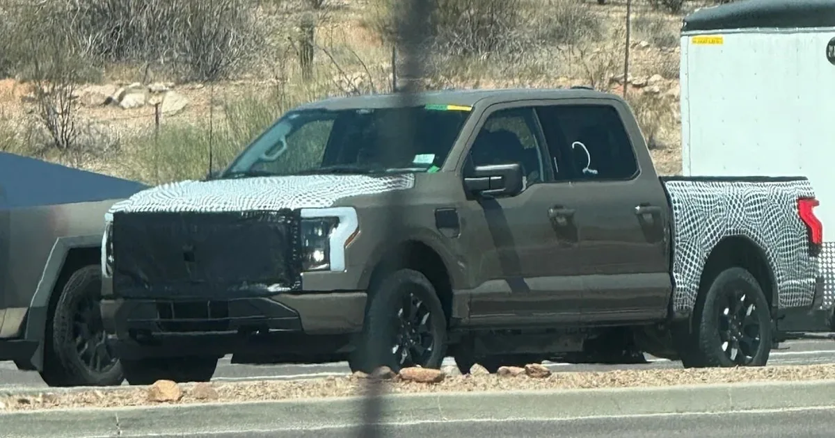 Ford está probando su nueva F-150 en el desierto de Arizona antes de salir al mercado en 2027: resistencia a 65 °C de asfalto y conducción autónoma con remolque