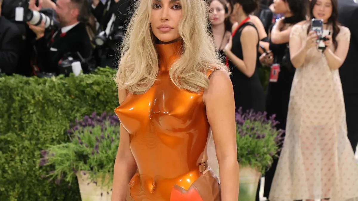 Kim Kardashian breaks down in tears over health scare